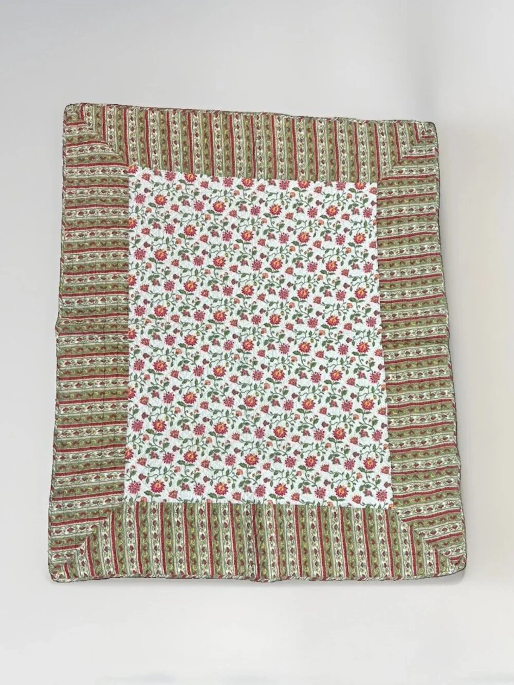 🌸 Vintage Handmade Floral Quilt 60x49 Cottage Garden Reversible Throw Blanket